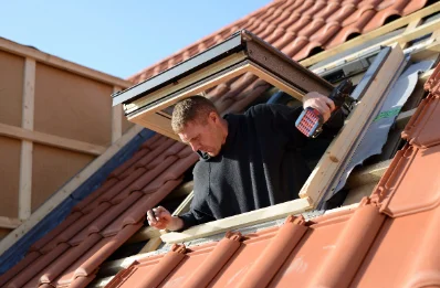 Pose de fenêtres de toit Velux à Champrenault